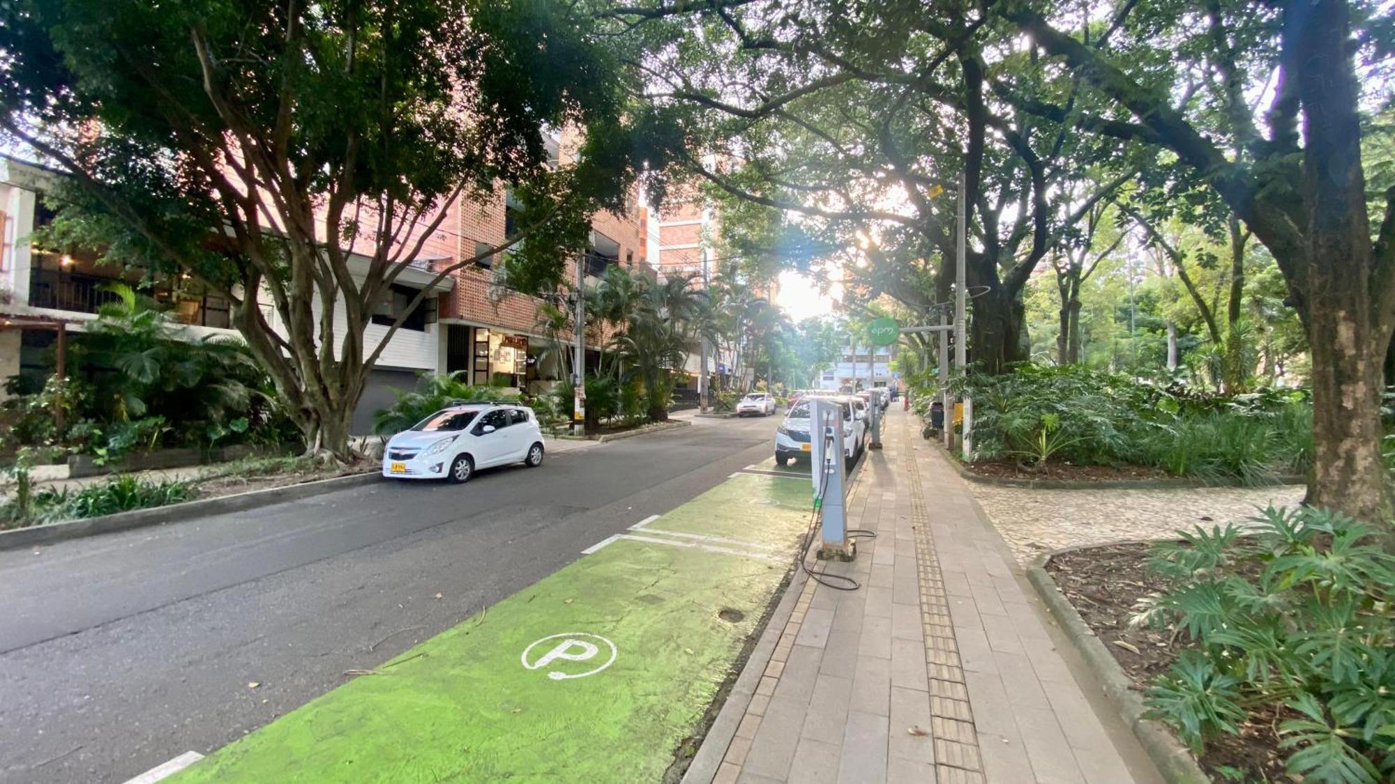 Casa Mosaiko Primer Parque Laureles Medellín Dış mekan fotoğraf